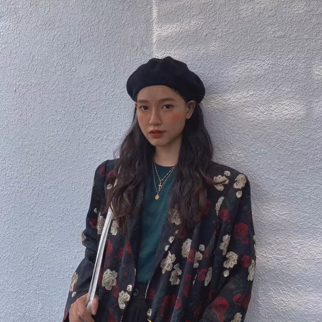 Chỉ sở hữu những set đồ "hốt" về từ chợ quần áo si đa, nhưng với sự thông minh trong việc mix&amp;match Minh Tâm khiến những bộ trang phục diện lên người trở nên có giá hơn giá trị thực.
