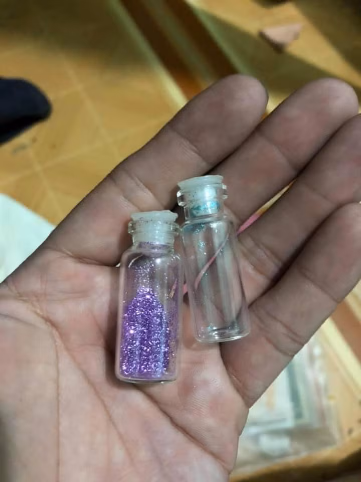 Còn đối với những cô nàng thuộc thế hệ 8x, 9x ắt hẳn luôn muốn quay lại quá khứ ấy với nhiều món đồ huyền thoại của một thời huy hoàng.