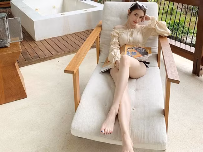 Phoiphailin Sivilay là tên Lào của hot girl Nguyễn Mai Chi sinh năm 1997. Cô nàng là người Việt 100% nhưng từ nhỏ đã sinh sống cùng bố mẹ ở Lào.