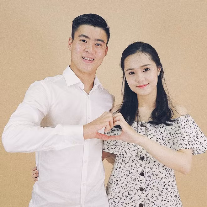 Từ khi công khai con trai ít ngày trước, em bé của Duy Mạnh đã khiến cả cộng đồng mạng phải xao xuyến dành những lời có cánh cho vẻ đẹp cực phẩm từ khi lọt lòng.
