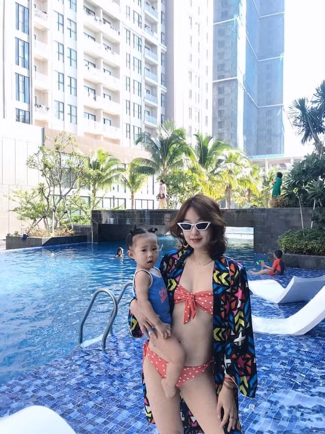 So với thời hoàng kim cách đây gần 10 năm, cô nàng vẫn luôn là tượng đài nhan sắc trong lòng hội chị em.
