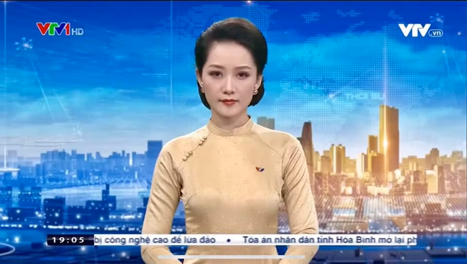Hình ảnh thường thấy của BTV Thu Hà trên bản tin Thời sự 19h.