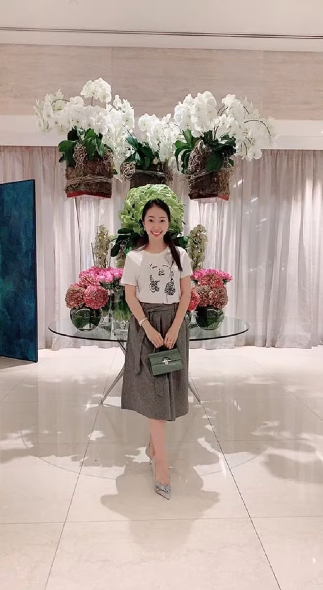 Cuộc sống của cô dâu Cẩm Duyên đeo 30kg vàng sau 2 năm lấy chồng nhận được không ít sự quan tâm từ dư luận.
