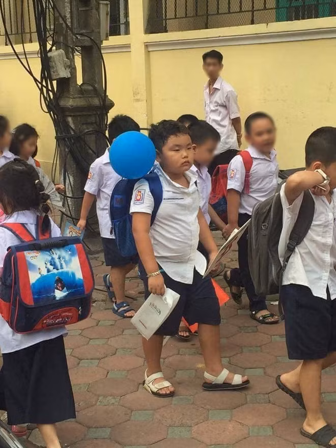 Sau 2 năm, gương mặt từng gây sốt mùa khai giảng giờ ra sao? - Hình 2 Sau 2 nam, guong mat tung gay sot mua khai giang gio ra sao?-Hinh-2