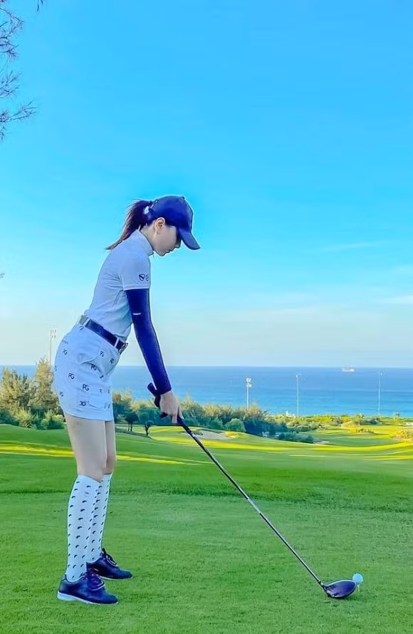 Bạn khó có thể tập trung vào bộ môn hoặc thuận lợi trong việc di chuyển nên chọn trang phục quá bó hoặc quá rộng.