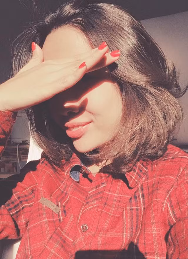 Đối với cựu thí sinh Olympia, xăm hình là công việc bình thường như bao ngành nghề khác. Cô chưa từng hối hận vì làm nghề này mà còn cảm thấy rất tự hào và may mắn.