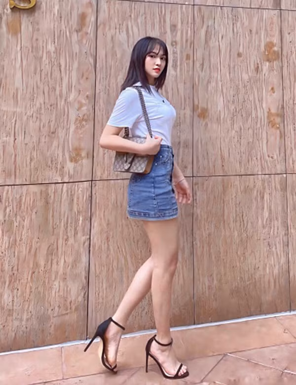 Hình ảnh đời thường của Tuyền khiến dân tình gợi nhớ tới hình ảnh của các nữ thần tượng Hàn Quốc.