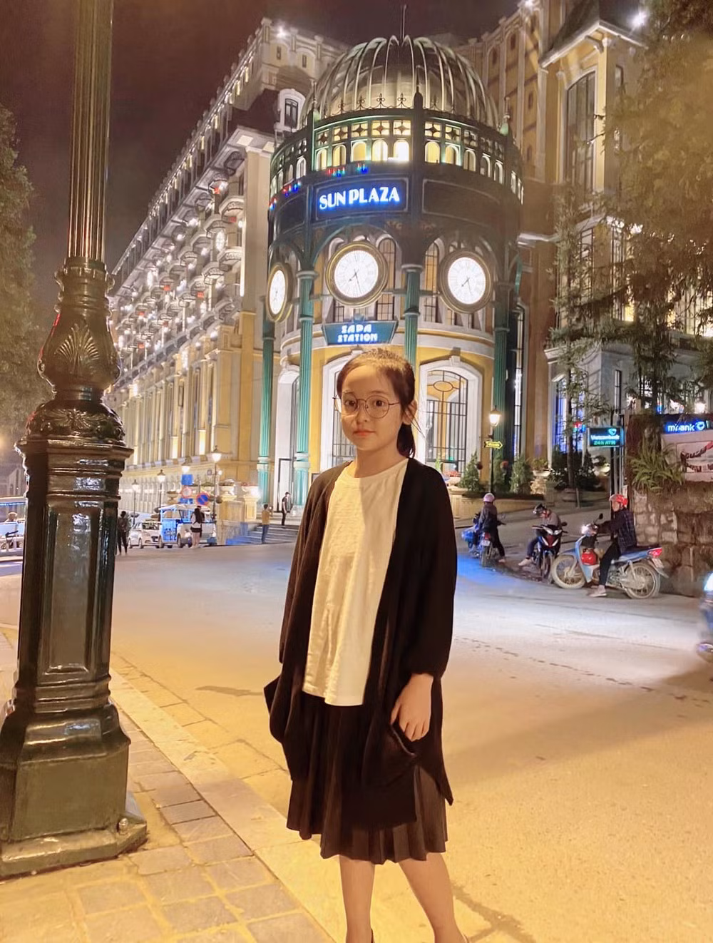 Nhìn thấy sự trưởng thành tốt đẹp của cô bé trong suốt những năm qua, ai cũng phải dành lời khen ngợi.