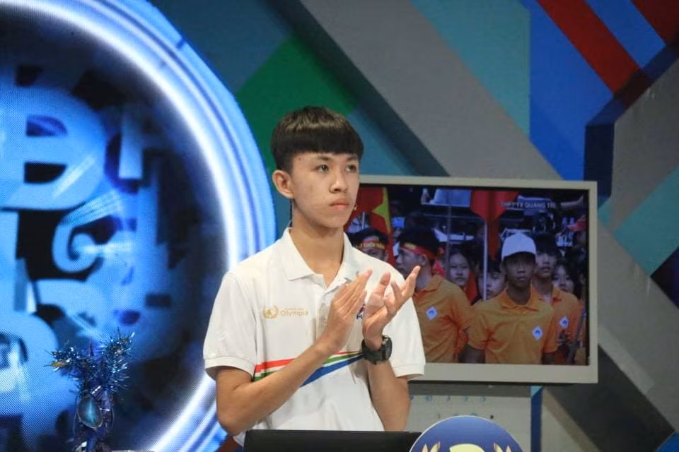 Tuấn Kiệt là người bước vào phần thi Khởi động đầu tiên. Em giành được 30 điểm ở phần thi này.