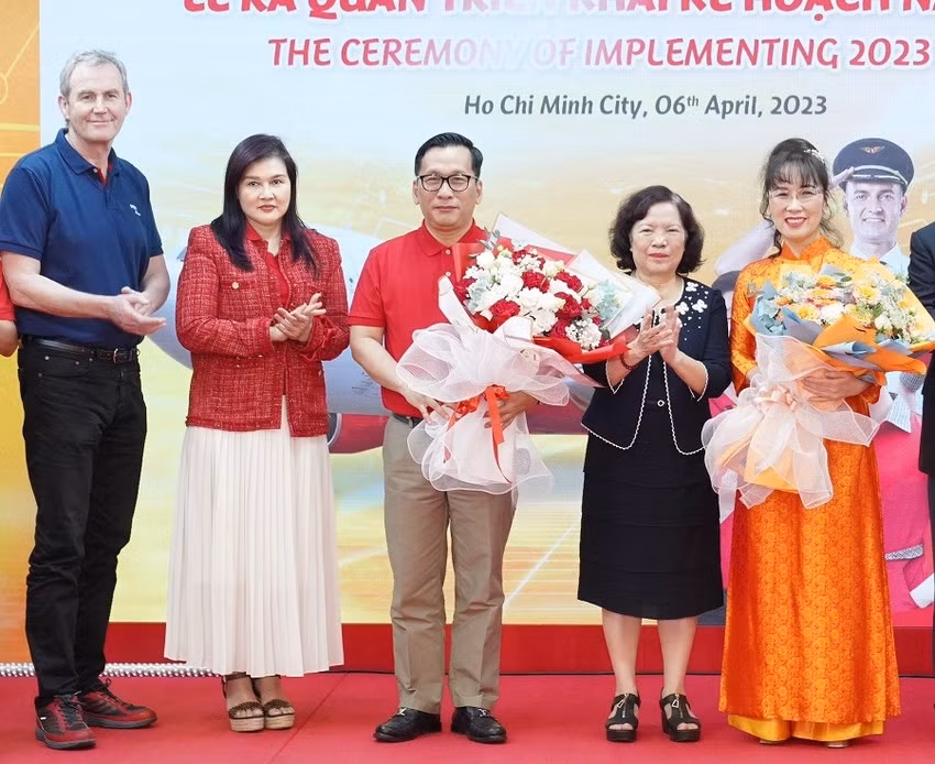 Bà Nguyễn Thị Phương Thảo giữ chức Chủ tịch Hội đồng quản trị Vietjet Ba Nguyen Thi Phuong Thao giu chuc Chu tich Hoi dong quan tri Vietjet