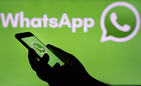 Vừa qua, WhatsApp đã gửi một bức tối hậu thư đến hàng trăm triệu người dùng của mình trên toàn thế giới: kết nối và chia sẻ dữ liệu của mình với Facebook, công ty mẹ của ứng dụng này, nếu không sẽ bị xóa tài khoản.
