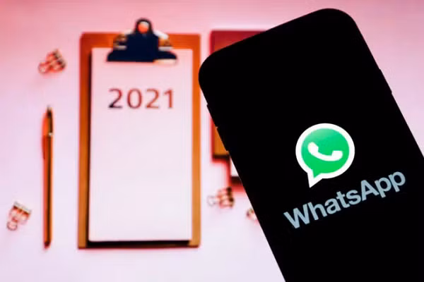 Người dùng sẽ phải đồng ý để Facebook và các công ty con của họ thu thập dữ liệu WhatsApp, bao gồm số điện thoại của người dùng, số điện thoại trong danh bạ, dữ liệu vị trí và các thông tin khác nữa. Nếu người dùng không đồng ý với điều kiện này, đến ngày 8/2 tới, họ sẽ bị xóa tài khoản.