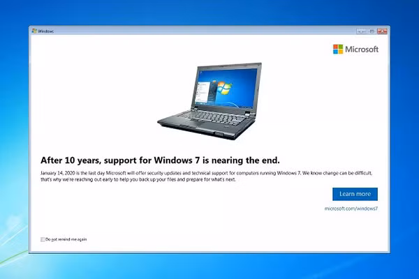Windows 7 là hệ điều hành được ra mắt vào năm 2009 để thay thế "thảm họa" Windows Vista. Ưu điểm lớn nhất của Windows 7 đó là hoạt động ổn định, vượt trội hẳn so với "người tiền nhiệm" Windows Vista và có giao diện thân thiện, dễ sử dụng hơn hẳn phiên bản kế tiếp là Windows 8.