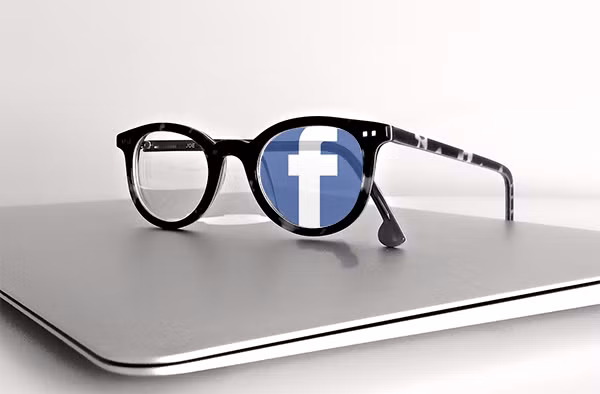 Facebook là công ty mới nhất có tham vọng tạo ra kính thông minh. Google từng là người đi tiên phong trong danh mục này với Google Glass. Có thông tin Apple cũng đang phát triển kính thông minh của chính mình.