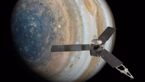 Tàu vũ trụ Juno của NASA đã quay quanh sao Mộc từ tháng 7/2016, cung cấp dữ liệu về khí quyển sao Mộc: trường hấp dẫn, từ trường và địa chất. Vài tháng gần đây có tin đồn rằng một số người ở NASA đang tìm cách gia hạn sứ mệnh đến tháng 9/2025, để Juno có thể thu thập thêm dữ liệu về một số mặt trăng của sao Mộc và nghiên cứu chúng.