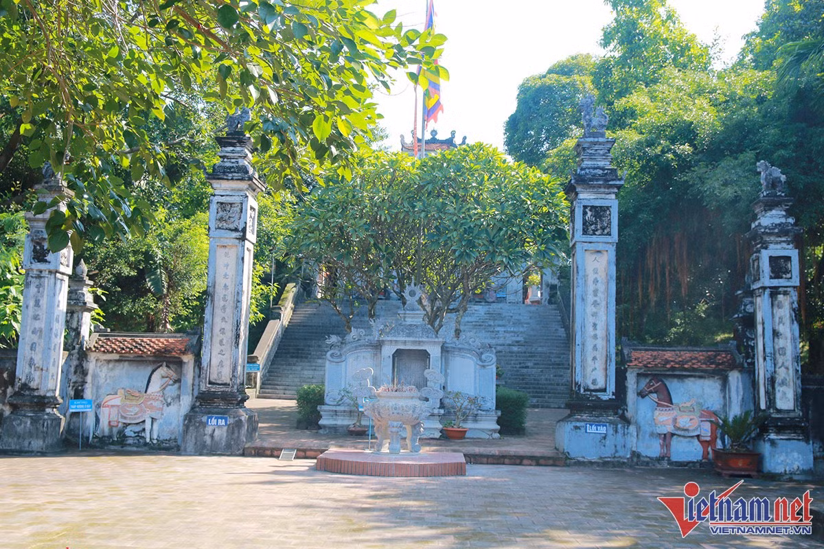 Ly giai chuyen ki bi o ngoi den linh thieng bac nhat xu Nghe