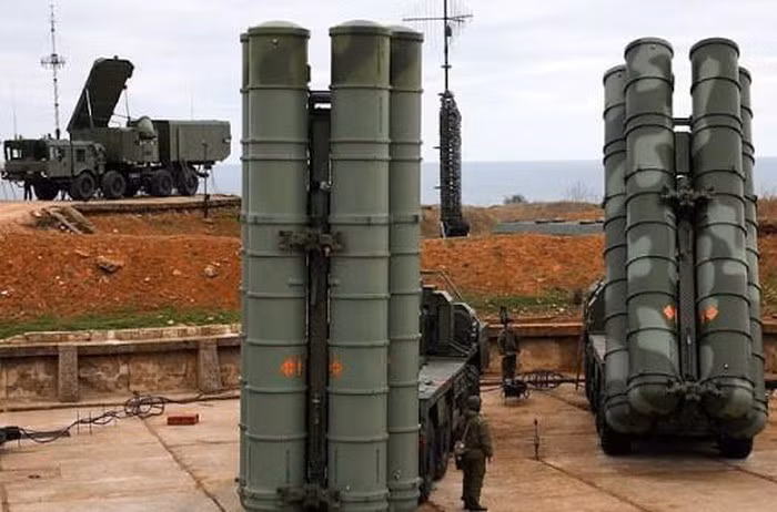 Nhưng đỉnh điểm của quan hệ xấu đi giữa Nga và Thổ Nhĩ Kỳ chính là cuộc chiến Karabakh, khi Ankara đã tiến sâu vào khu vực Kavkaz được xem là "sân sau" của Moskva, khiến Điện Kremlin phải đưa ra nhiều biện pháp cứng rắn.