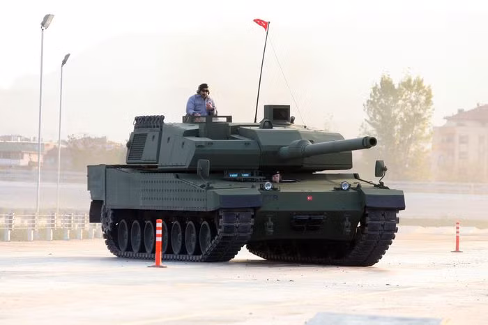 Tuy nhiên khi đó chiếc xe tăng này sẽ không còn là Altay được quảng cáo trước kia nữa mà trở thành một phương tiện chiến đấu hoàn toàn khác.
