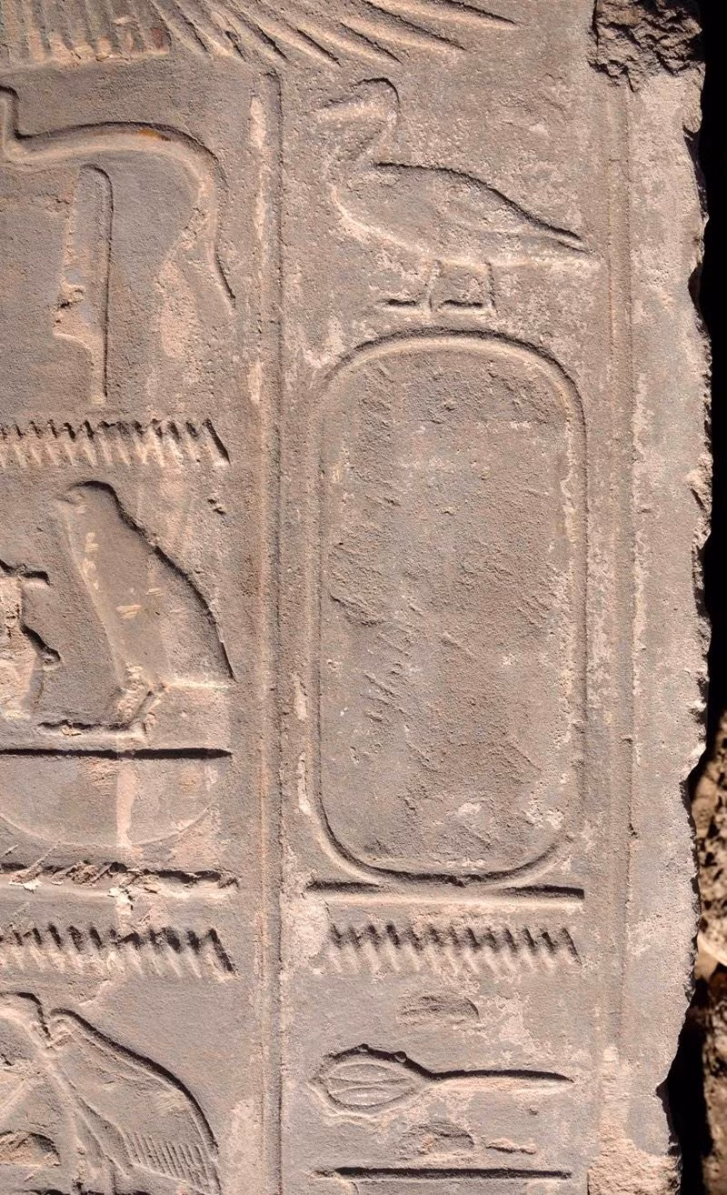 Nhóm của nhà khảo cổ Hawass đã tìm thấy bằng chứng cho thấy pharaoh Thutmose III đã khôi phục lại đền thờ của Hatshepsut sau khi bà qua đời. Điều này cho thấy mối quan hệ mẹ kế - con chồng của Hatshepsut với Thutmose III khá tốt đẹp. Ảnh: German Archaeological Institute.
