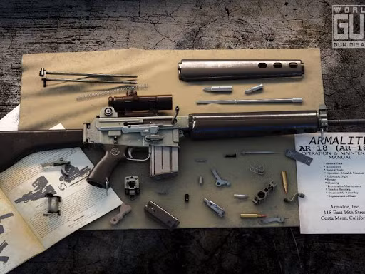 AR-18 thực sự là một thiết kế thành công về mặt kỹ thuật, so với M16 nó có nhiều ưu điểm vượt trội. Tuy nhiên, mẫu thiết kế này lại không nhận được sự quan tâm của giới chức quân đội Mỹ. Mặc dù, quân đội Mỹ đã từng đánh giá khẩu súng này vào năm 1964, Anh đánh giá nó vào năm 1966.