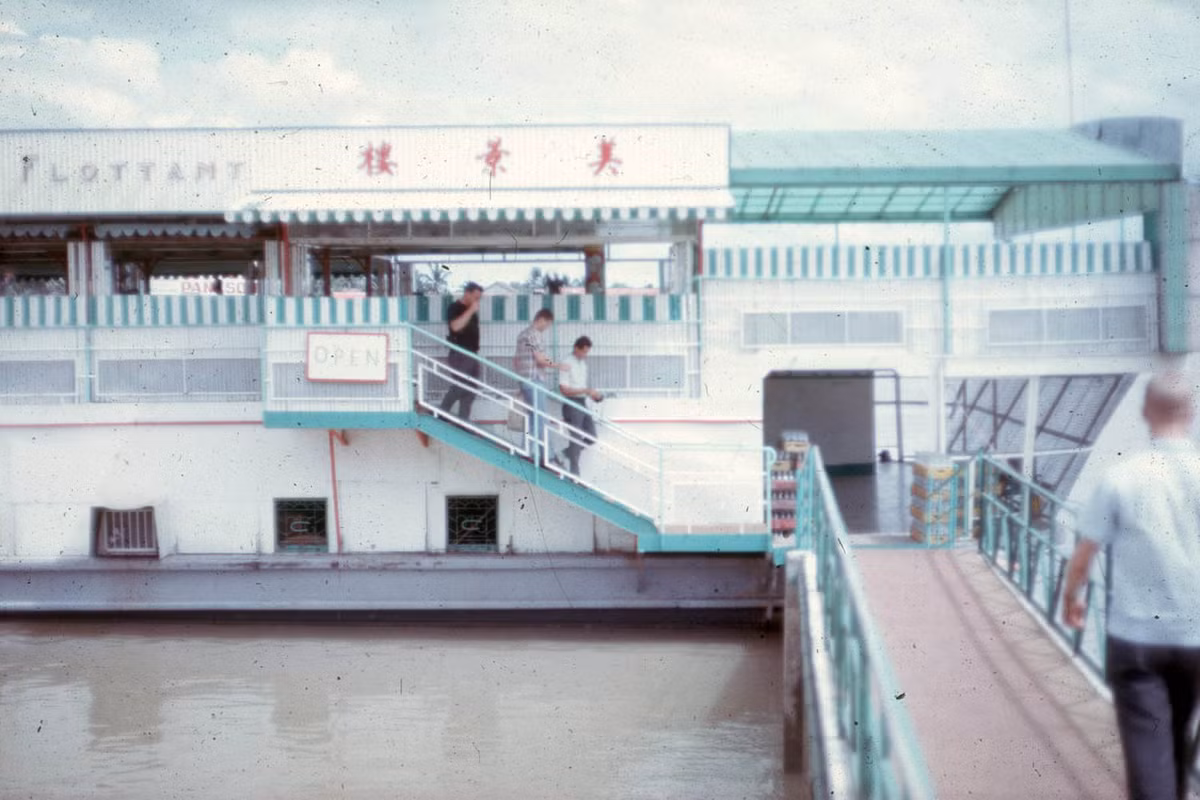 Sau khi bị tấn công, nhà hàng nổi Mỹ Cảnh được khôi phục và tiếp tục hoạt động dưới sự bảo vệ nghiêm ngặt của lực lượng an ninh. James W. Tinsley, Jr.