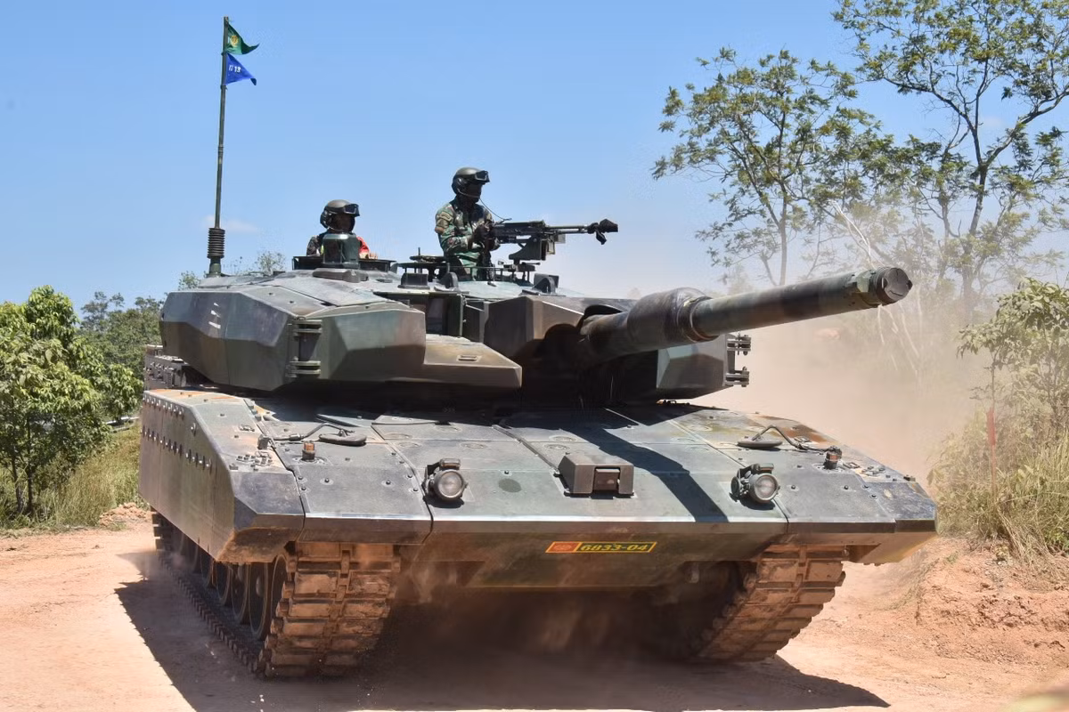 Hiện tại Indonesia đang có hai loại xe tăng Leopard 2 trong biên chế đó là phiên bản 2A4+ và Leopard 2 RI, số lượng tổng cộng 103 chiếc. Nguồn ảnh: AMDR.