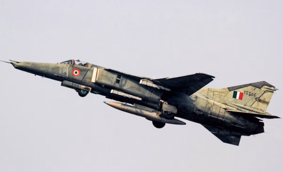 Đây là một phần trong kế hoạch đưa các cường kích cơ MiG-27 về hưu đã được Ấn Độ thực hiện từ năm 2017. Nguồn ảnh: Pinterest.