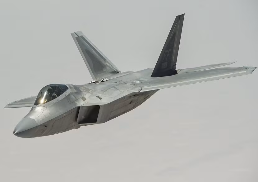 ''Các phi công tiêm kích Iran thậm chí còn không biết rằng các máy bay F-22 đang ở ngay bên cạnh''.