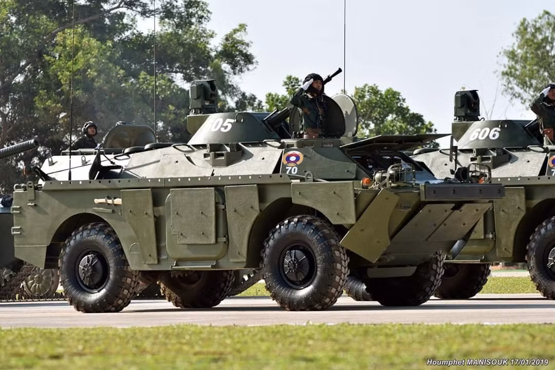 Ở phiên bản gốc, BRDM-2 chỉ có giáp bên dày 7mm - điều này giúp cho xe BRDM-2 chống được các loại đạn cỡ 7,62mm trở xuống nhưng có thể dễ dàng bị đục thủng bởi các loại đạn cỡ lớn hơn. Nguồn ảnh: Forces.