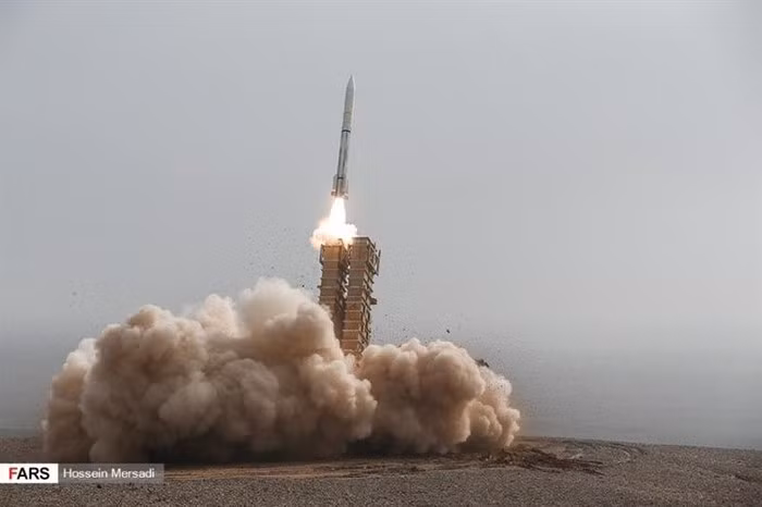 Tính năng chiến đấu của vũ khí Iran cũng được khẳng định khi hệ thống phòng không quốc gia Cận Đông này bắn hạ thiết bị bay không người lái MQ-4C Triton của Hải quân Mỹ trên vịnh Ba Tư.
