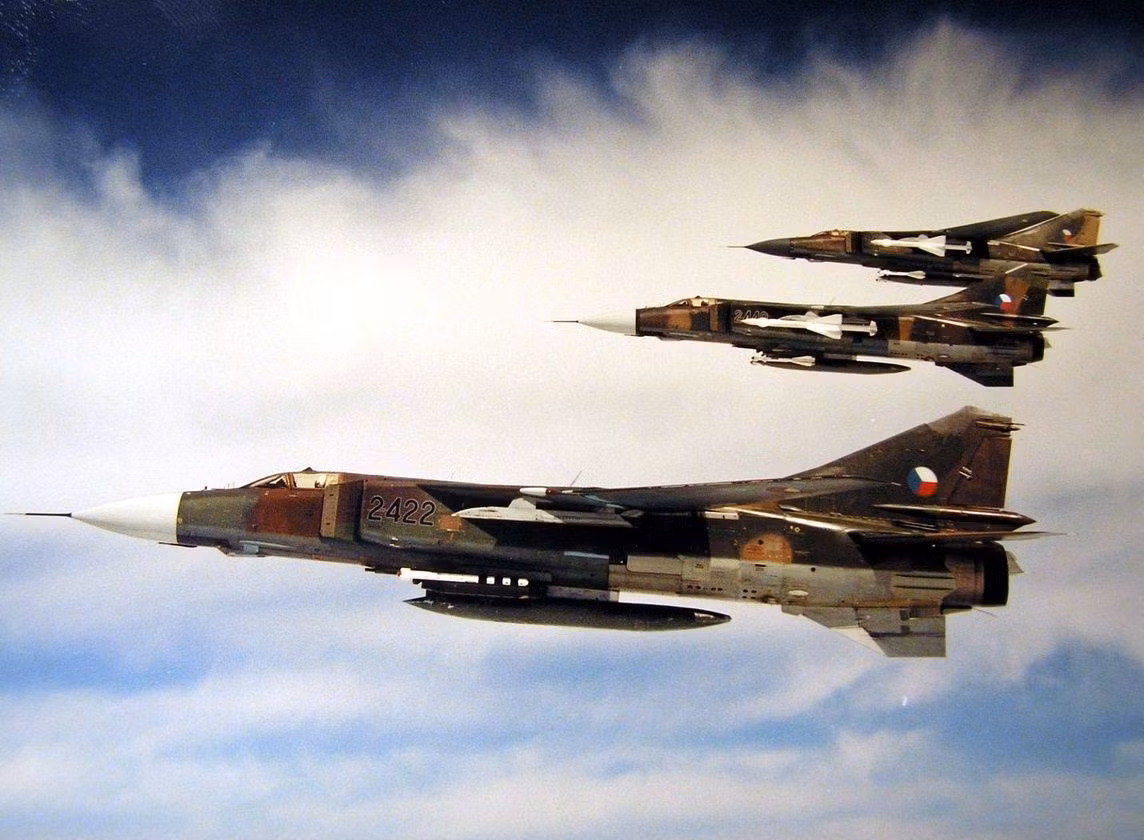 Hiện tại, trên thế giới còn khoảng hơn 100 chiếc MiG-23 còn đang hoạt động. Các quốc gia còn sử dụng MiG-23 trong biên chế hiện giờ bao gồm Syria, Triều Tiên, Angola, Cuba,... Nguồn ảnh: Pinterest.