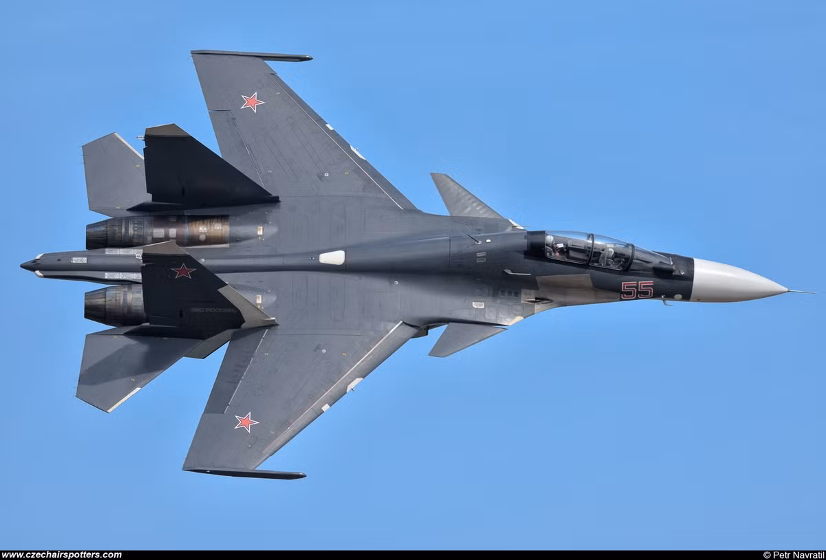 Do không tuân thủ tiêu chuẩn an toàn, hai quân nhân đã vô tình kích hoạt động cơ tên lửa. Ngay lập tức quả tên lửa đã đâm thủng tường nhà chứa máy bay, phá huỷ một quả tên lửa Kh-29L khác đang được đặt gần đó. Nguồn ảnh: Rumil.