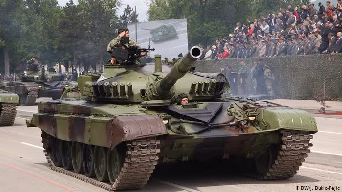 Còn đối với Serbia, họ cũng cần sự trợ giúp của Nga trong việc phát triển kinh tế và nhất là nâng cao năng lực quốc phòng khi tình hình tài chính còn khó khăn.