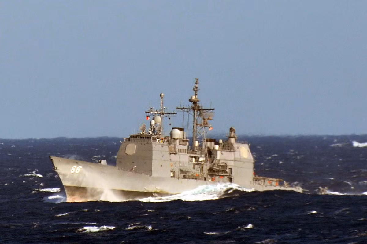 USS Hue City được đặt tên theo thành phố Huế của Việt Nam nhằm tưởng nhớ về trận Huế lịch sử trong chiến dịch Mậu Thân năm 1968 giữa Mỹ và quân giải phóng. Nguồn ảnh: Pinterest.