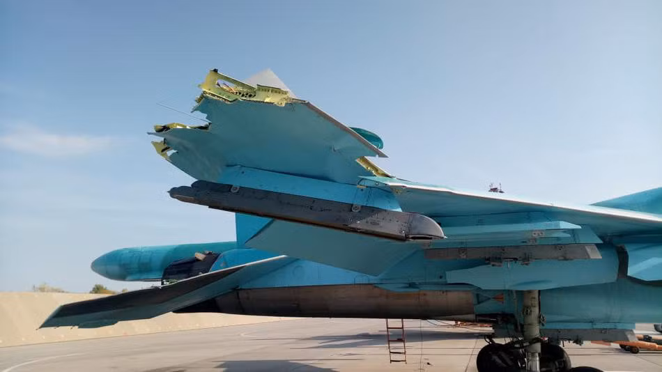 Theo báo cáo của không quân Nga, các máy bay Su-34 Fullback này đã va chạm với nhau trên không do bị khuất tầm nhìn khi thực hiện động tác thao diễn.
