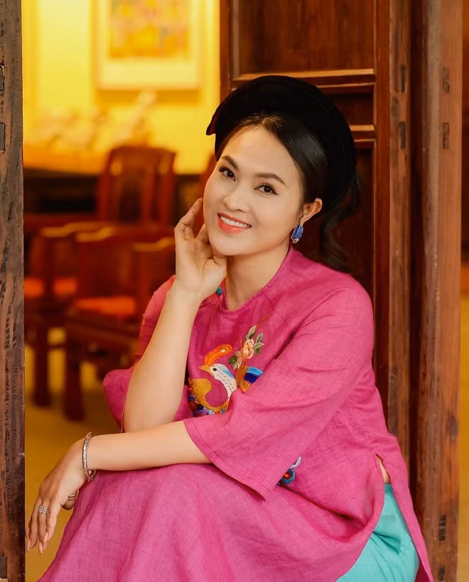 Hon nhan ben chat cua NSND Le Hung ben vo kem 32 tuoi-Hinh-3