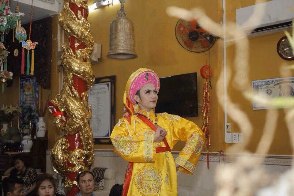 Trong sự nghiệp của mình, thanh đồng Hà Văn May đã nhận được nhiều giải thưởng quý giá, đặc biệt là Giải vàng xuất sắc toàn diện tại Liên hoan khảo sát nghi lễ Chầu văn của người Việt; Chứng nhận tôn vinh nghệ nhân ưu tú Văn hóa dân gian vì có công truyền dạy và bảo tồn văn hóa tín ngưỡng trong nghi lễ Chầu văn của người Việt do Hội liên hiệp UNESCO Việt Nam trao tặng...
