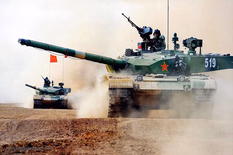 Nếu pháo binh giúp Lục quân Trung Quốc đập tan các cứ điểm phòng thủ thì tăng thiết giáp chính là lực lượng tiên phong ngay sau đó, và không thể xem thường lực lượng này khi họ đã có sự thay đổi rõ nét về cả chất lẫn lượng trong hơn 20 năm qua. Nguồn ảnh: Armorama.