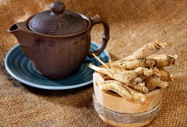Tuy nhiên, nhân sâm chỉ là một thực phẩm chức năng hỗ trợ điều trị ung thư, không phải thuốc thay thế các phương pháp chữa bệnh. Do đó, khi dùng cần tham khảo ý kiến bác sĩ để nó được áp dụng đúng người, đúng bệnh.