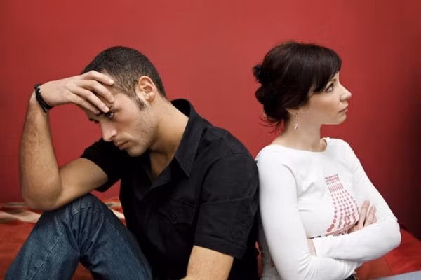 Trụy tim. Lòng tự trọng bị tổn thương có thể dẫn đến những nỗi buồn và nỗi tuyệt vọng. Điều này làm cho trái tim của bạn yếu dần đi. Trái tim của bạn cũng là một cơ bắp, khi buồn nó hoạt động chậm lại, khi vui thì nó bơm máu nhanh và mạnh.