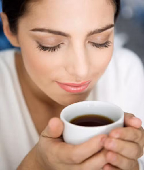 Sau 48 giờ. Mùi và hương vị là một trong những hậu quả rõ ràng của việc hút thuốc. Vì thế, sau 48 giờ không thuốc lá, khả năng nhận biết mùi vị của bạn cũng nhạy bén hơn.