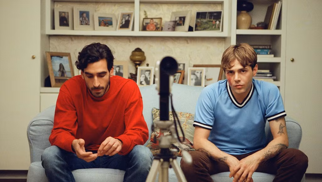 Matthias &amp; Maxime: Mới 30 tuổi, nhưng nhà làm phim Xavier Dolan đã trở thành “cục cưng” của LHP Cannes trong nhiều năm trở lại đây. Anh rất kín tiếng về nội dung tác phẩm mới trước giờ bộ phim có buổi công chiếu đầu tiên tại vùng bờ biển nước Pháp. Trái với hai dự án gần nhất, Dolan lựa chọn nhiều gương mặt diễn viên còn ít tên tuổi, như Gabriel D'Almeida Freitas, Pier-Luc Funk, Antoine Pilon… cho Matthias &amp; Maxime. Cá nhân Dolan đảm nhận một trong hai vai chính của bộ phim.