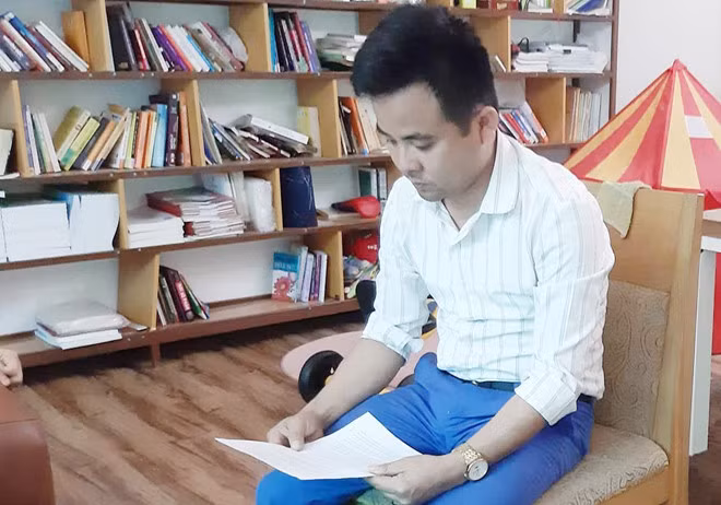 Thay giao bi to so dui nu hoc vien nghi dong nghiep tung clip len mang
