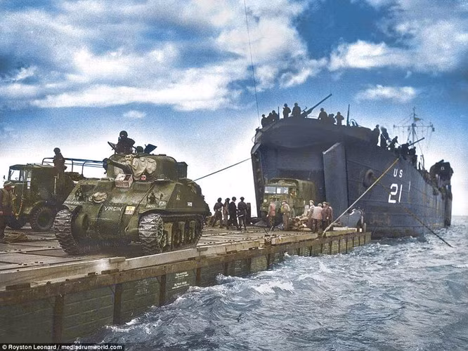 Theo nội dung các tài liệu mật được giải mã, Hitler rơi vào bẫy của quân đồng minh khi mắc lừa thông tin giả mạo về thời gian và địa điểm diễn ra cuộc đổ bộ.