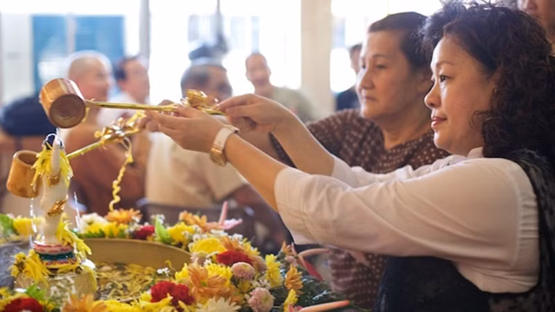 Mỗi người hãy tự nhắc nhở bản thân làm điều phúc thiện, không phải vì mong chờ phúc báo mà làm vì tâm mình mách bảo.