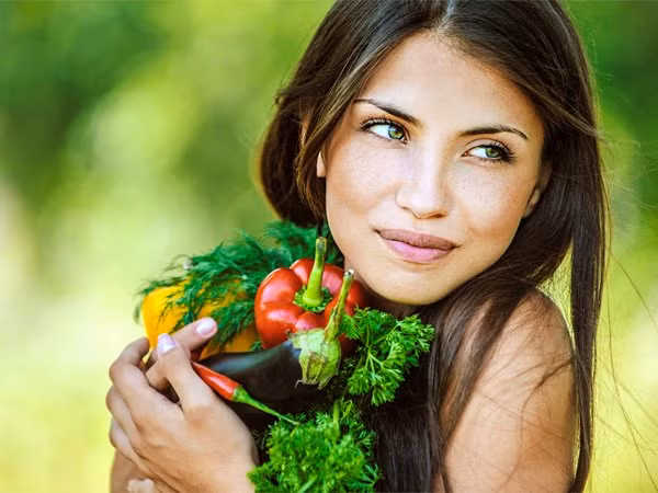 Tăng cường hệ miễn dịch. Nước ép tự chế này rất giàu vitamin C, mangan và các dưỡng chất khác giúp tăng cường sản sinh các tế bào khỏe mạnh, do đó giữ cho hệ miễn dịch của bạn luôn khỏe mạnh. 