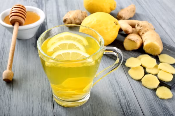 Trà chanh mật ong. Thành phần axit citric trong chanh cùng với lượng đường dễ hấp thu trong mật ong là lý do mà trà chanh mật ong được dùng nhiều để giảm cân.