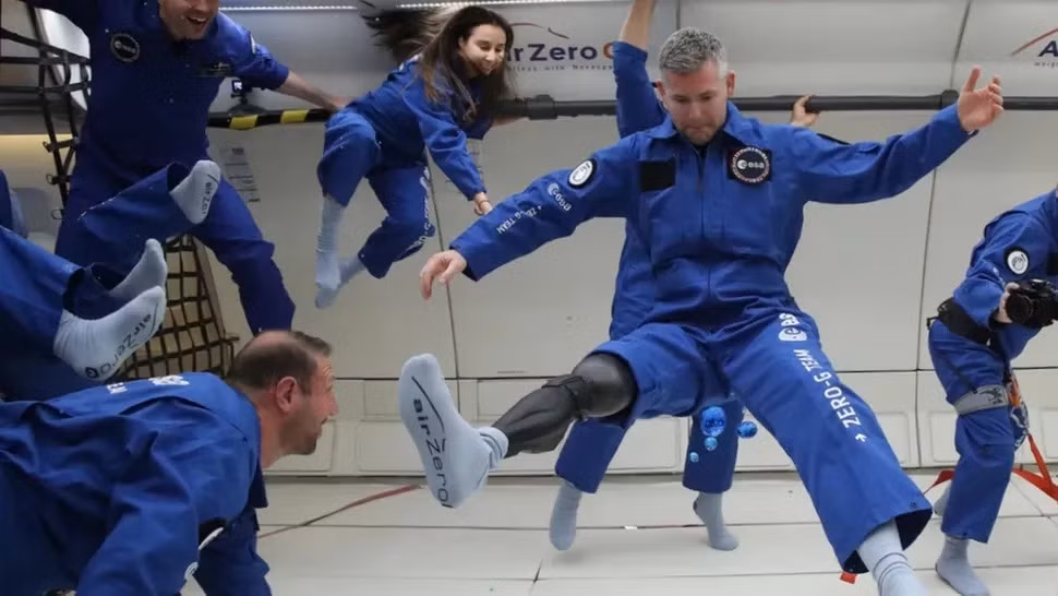Theo thông báo của Cơ quan Vũ trụ Châu Âu (ESA), John McFall, 43 tuổi, bác sĩ phẫu thuật và cựu vận động viên Paralympic người Anh đã vượt qua đánh giá y tế cần thiết để ở lại ISS dài ngày. Nếu được chọn cho một nhiệm vụ trong tương lai, ông sẽ trở thành phi hành gia khuyết tật đầu tiên sẽ bay vào vũ trụ. Hiện ông ở danh sách chờ để được lên ISS. Ảnh: ESA/Novespace.