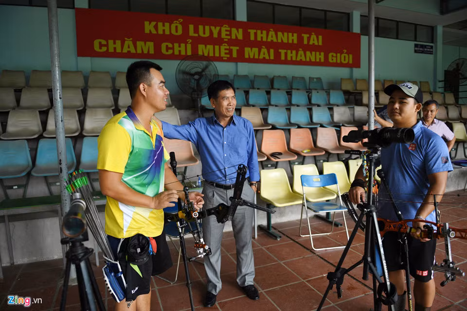 Trước đó, ngày 13/7, ông Trần Đức Phấn – Phó tổng cục trưởng Tổng cục TDTT, Trưởng đoàn TTVN tại SEA Games 29 đã có buổi thăm hỏi, động viên các đội tuyển đang tích cực tập luyện tại Trung tâm HLTTQG Hà Nội. SEA Games 29 sẽ chính thức khai mạc vào ngày 19/8 tại Malaysia. Tuy nhiên nhiều môn sẽ tổ chức thi đấu sớm trước đó. Chỉ tiêu của Đoàn TTVN tại Đại hội lần này là bảo vệ vị trí top 3 toàn đoàn với tổng số từ 49-59 huy chương vàng.