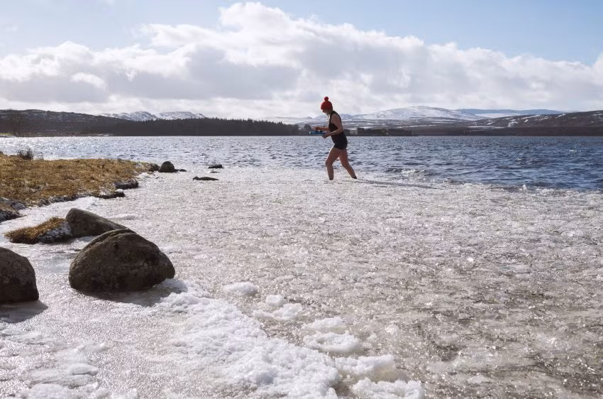 Được biết, trong thời tiết giá rét và đầy băng tuyết, nhiệt độ trung bình ở Snowdonia vào khoảng -10 độ C.